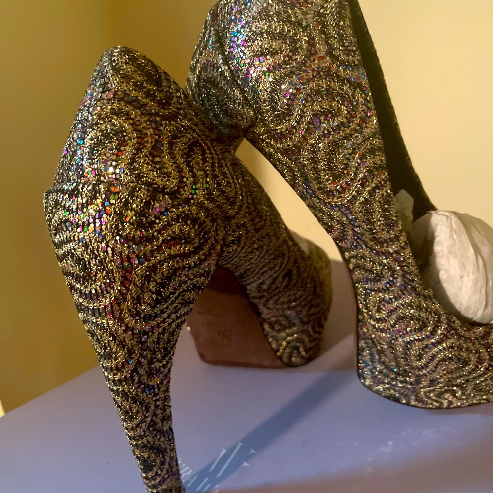 Bronze Multi Channing Vera Wang Evening Fashion Designer Platform Pumps